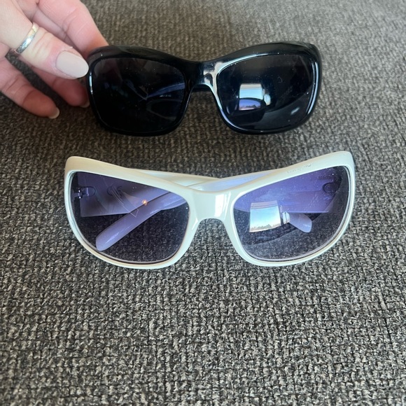 Sun glasses bundle - Picture 2 of 3